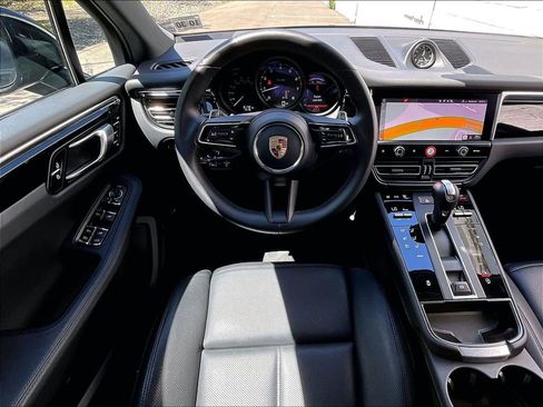 Certified 2026 Porsche Macan AWD/4WD image 11