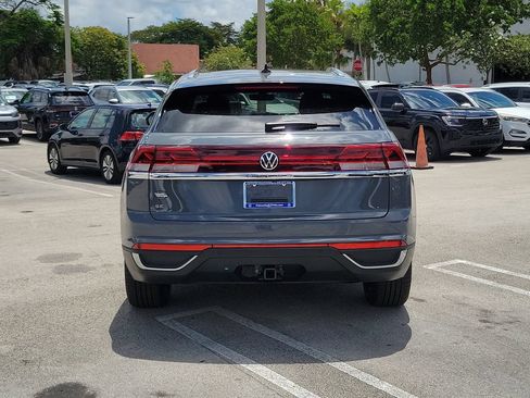 New 2026 Volkswagen Atlas Cross Sport SE FWD image 4