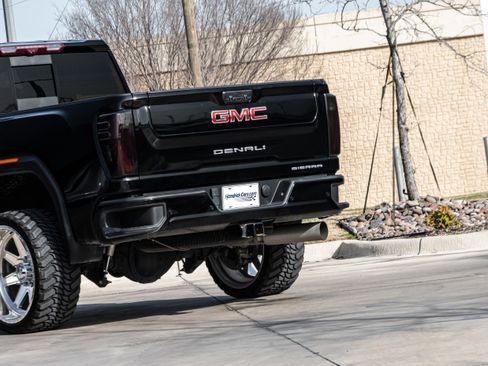 Used 2024 GMC Sierra 2500 Denali w/ Denali Reserve Package image 6