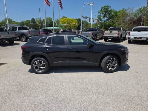 New 2026 Chevrolet Trax LT w/ Driver Confidence Package FWD image 11