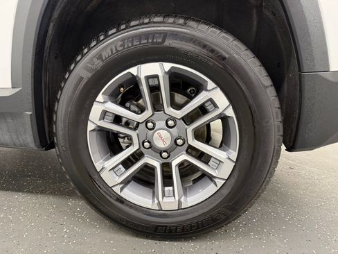Used 2025 GMC Terrain Elevation AWD/4WD image 19