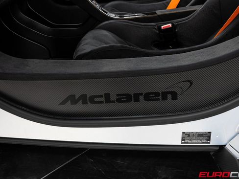 Used 2016 McLaren 675LT Spider image 48