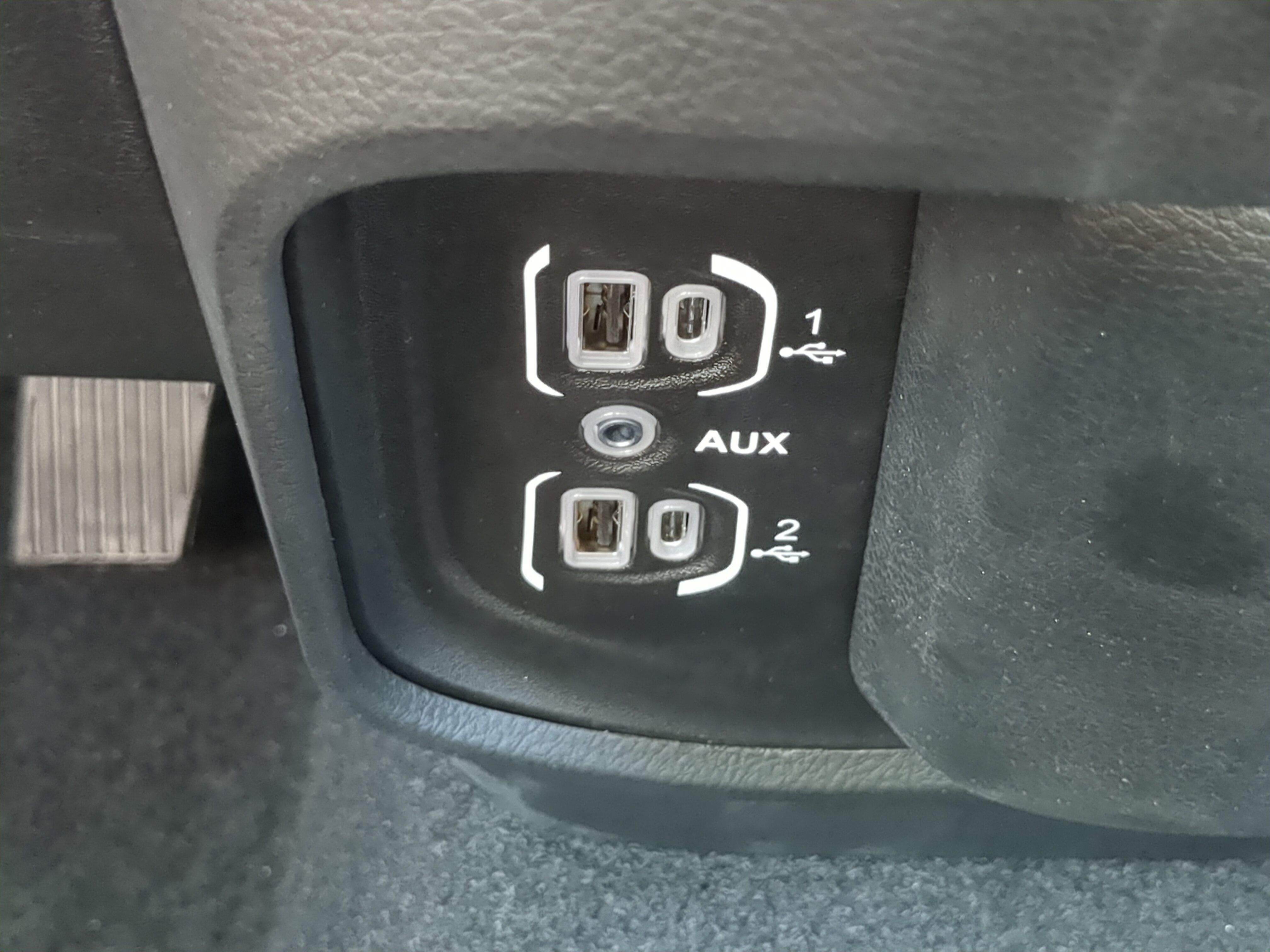 New 2026 RAM 1500 Express AWD/4WD image 20