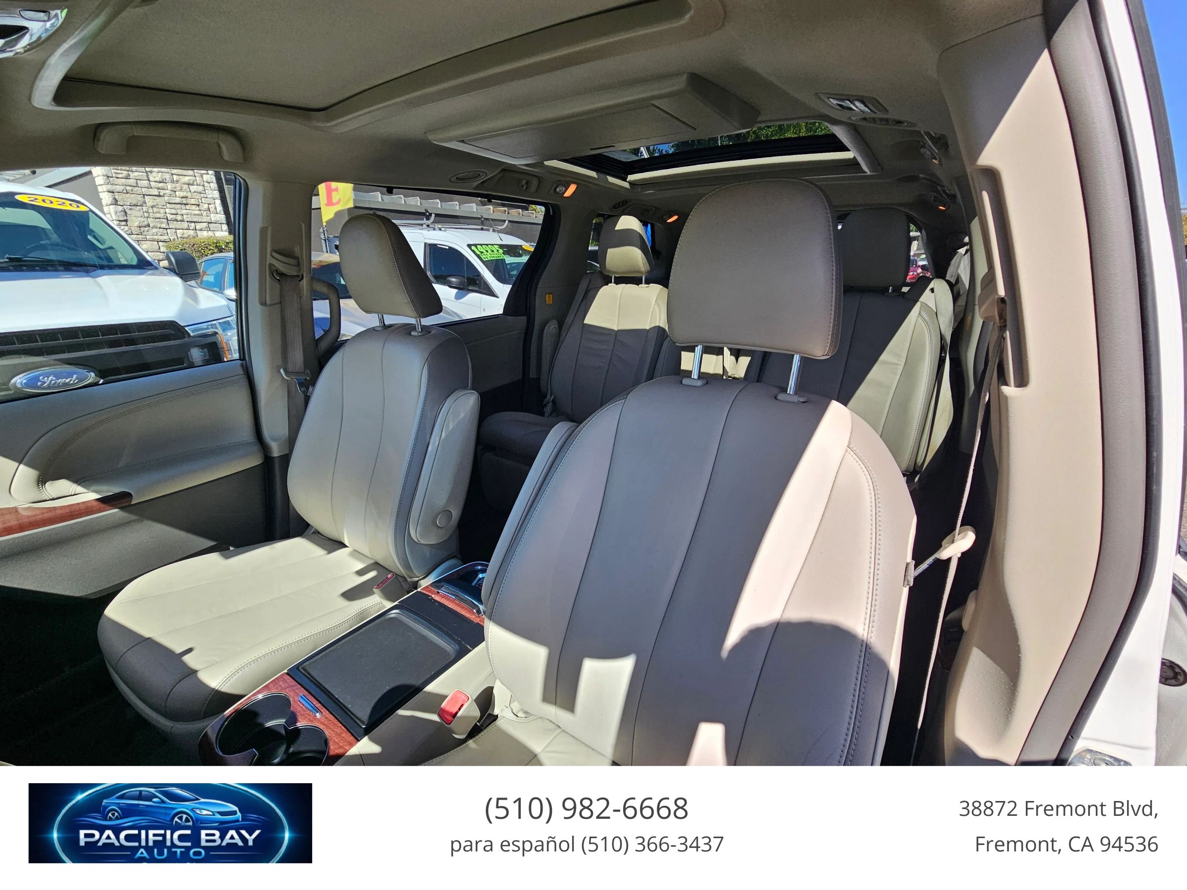 Used 2013 Toyota Sienna Limited w/ Premium Pkg FWD image 12