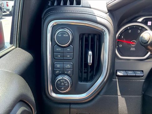 Used 2021 Chevrolet Silverado 2500 High Country w/ Z71 Off-Road Package AWD/4WD image 32