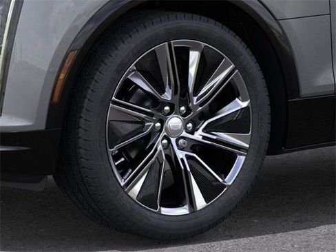 New 2025 Cadillac Lyriq Luxury image 9