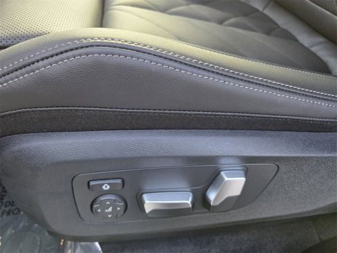 New 2026 BMW X5 xDrive50e w/ Premium Package image 26