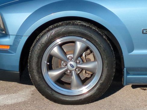 Used 2005 Ford Mustang GT image 15