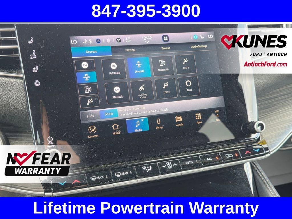 Used 2024 Jeep Wagoneer L Series II AWD/4WD image 61