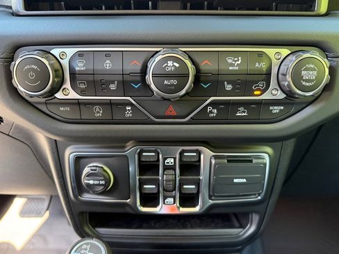 New 2025 Jeep Wrangler Unlimited Sahara image 29