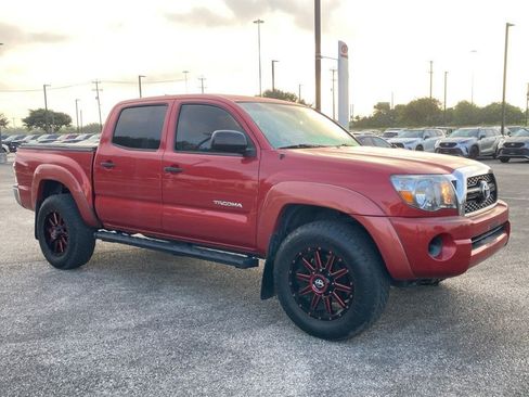 Used 2011 Toyota Tacoma PreRunner w/ SR5 Pkg #2 RWD image 3
