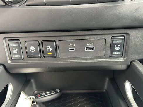 Used 2024 Nissan Frontier SV w/ Hardbody Edition image 23