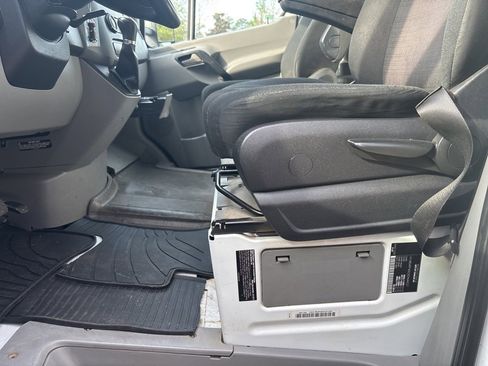 Used 2016 Mercedes-Benz Sprinter 3500 image 39