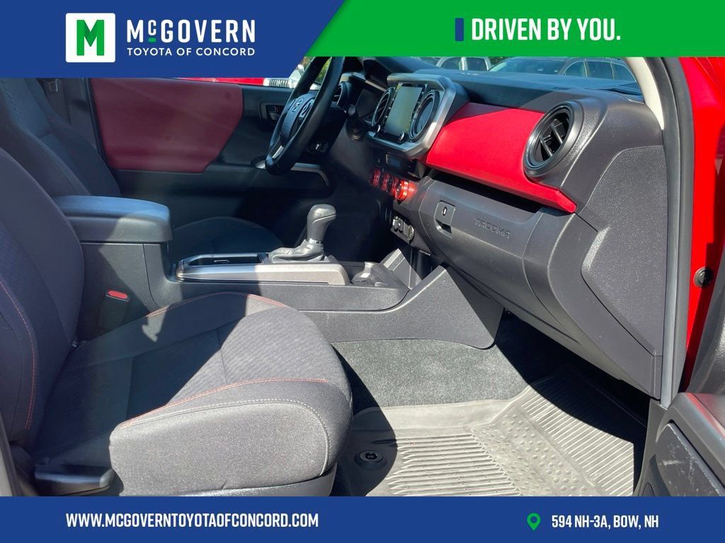 Used 2023 Toyota Tacoma SR5 AWD/4WD image 32