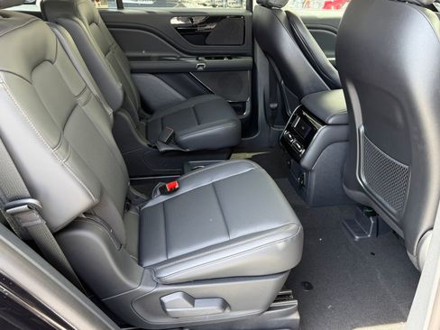 New 2026 Lincoln Aviator AWD image 16