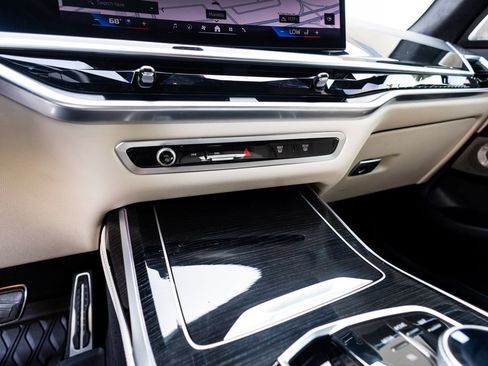 Used 2024 BMW X7 M60i w/ Executive Package AWD/4WD image 32