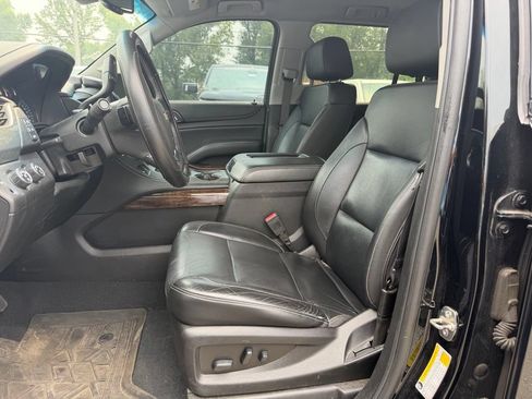 Used 2019 Chevrolet Tahoe LT w/ Z71 Midnight Edition AWD/4WD image 17