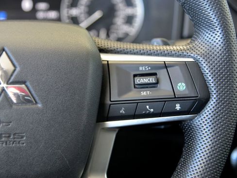 Used 2023 Mitsubishi Outlander SE Black Edition image 24