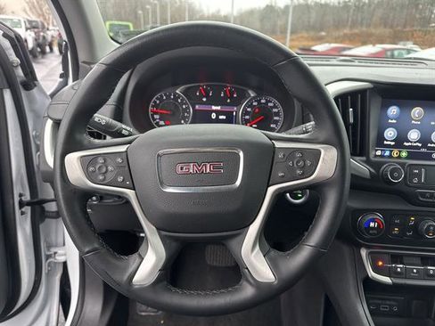Used 2023 GMC Terrain SLT image 13