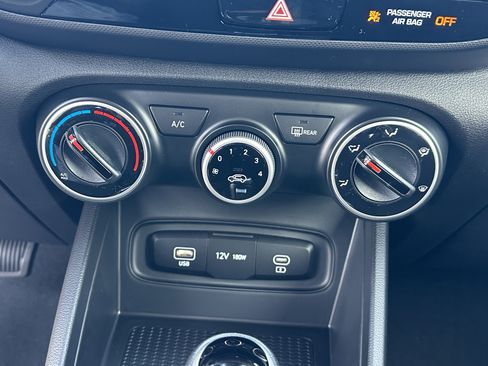 New 2026 Hyundai Venue SE FWD image 27