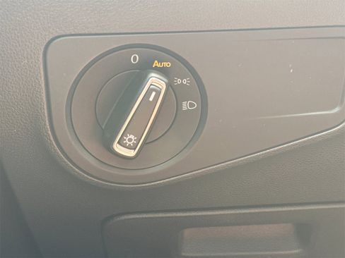 Used 2021 Volkswagen Tiguan SEL image 29