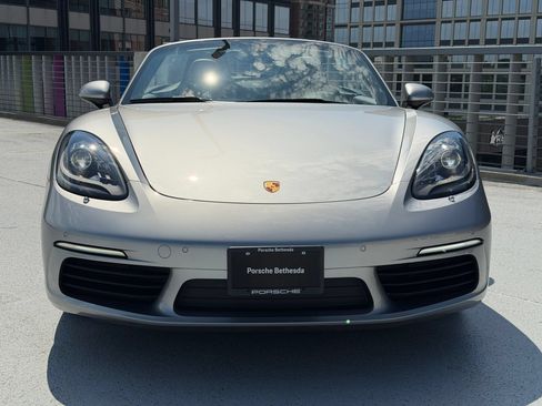 Certified 2024 Porsche 718 Boxster RWD image 6