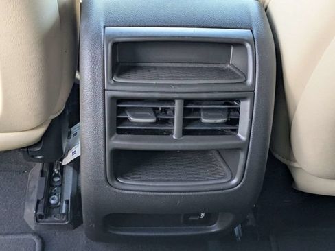 Used 2018 Cadillac XT5 Luxury w/ Driver Awareness Package FWD image 15