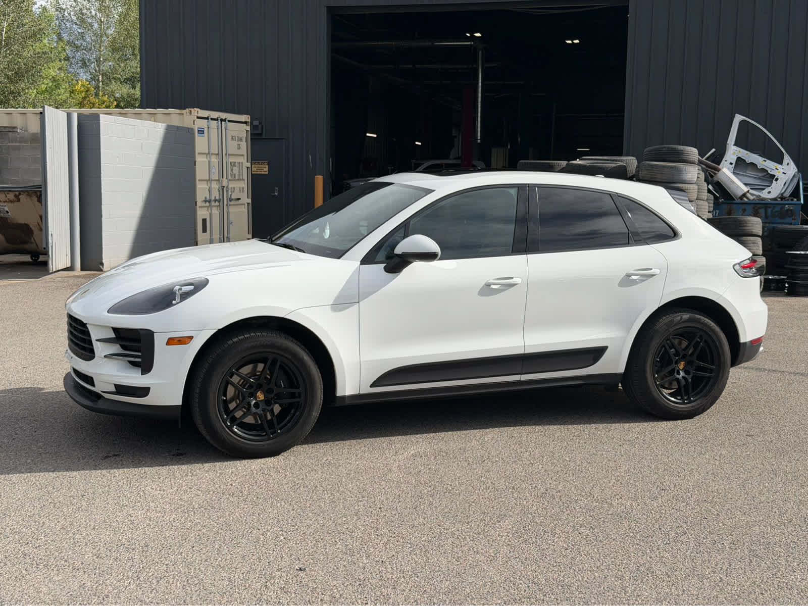 Used 2019 Porsche Macan AWD/4WD image 1
