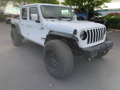 Used 2021 Jeep Gladiator Overland image 5