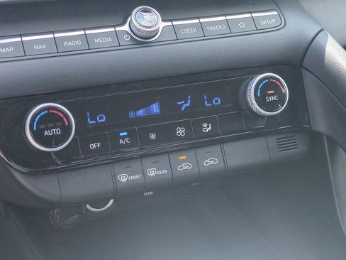 Used 2024 Hyundai Elantra SEL FWD image 26
