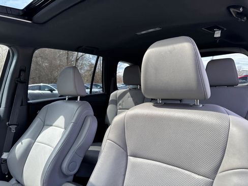 Used 2023 Honda Passport EX-L image 16