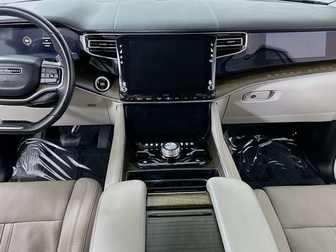 Used 2022 Jeep Grand Wagoneer Series I AWD/4WD image 19
