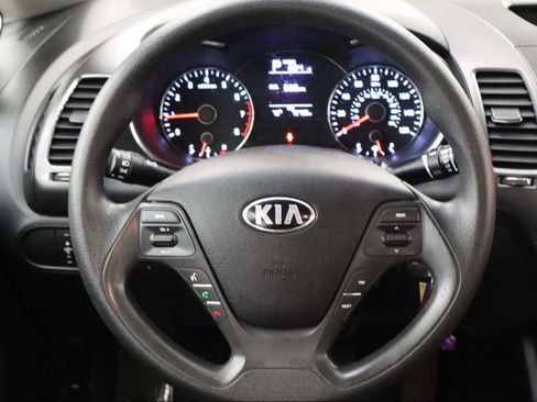 Used 2017 Kia Forte LX image 12