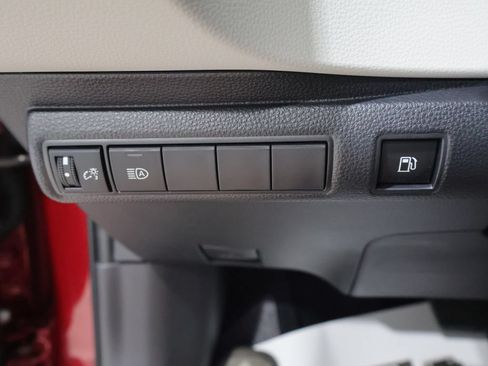 Used 2025 Toyota Corolla LE FWD image 33