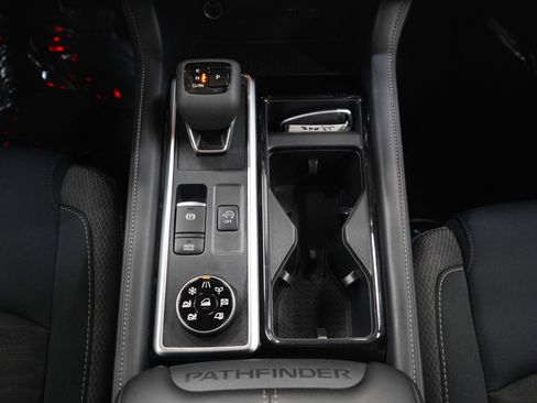 Used 2025 Nissan Pathfinder SV AWD/4WD image 17