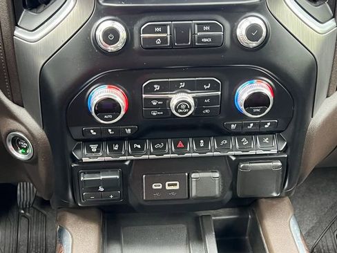 Used 2022 GMC Sierra 2500 Denali w/ Denali Ultimate Package AWD/4WD image 34