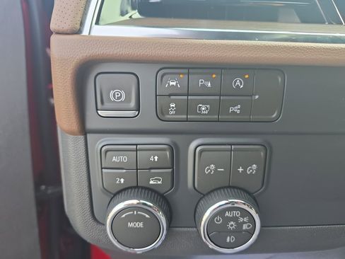 New 2026 Chevrolet Suburban High Country AWD/4WD image 29