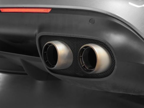 Used 2014 Ferrari F12 Berlinetta RWD image 35