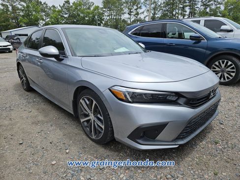 Used 2022 Honda Civic Touring image 4