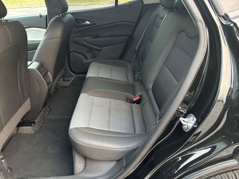 Used 2025 Chevrolet Trax LT image 23