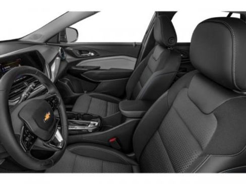 Used 2025 Chevrolet Trax LT FWD image 12
