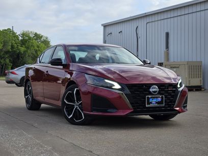 Used 2024 Nissan Altima 2.5 SR