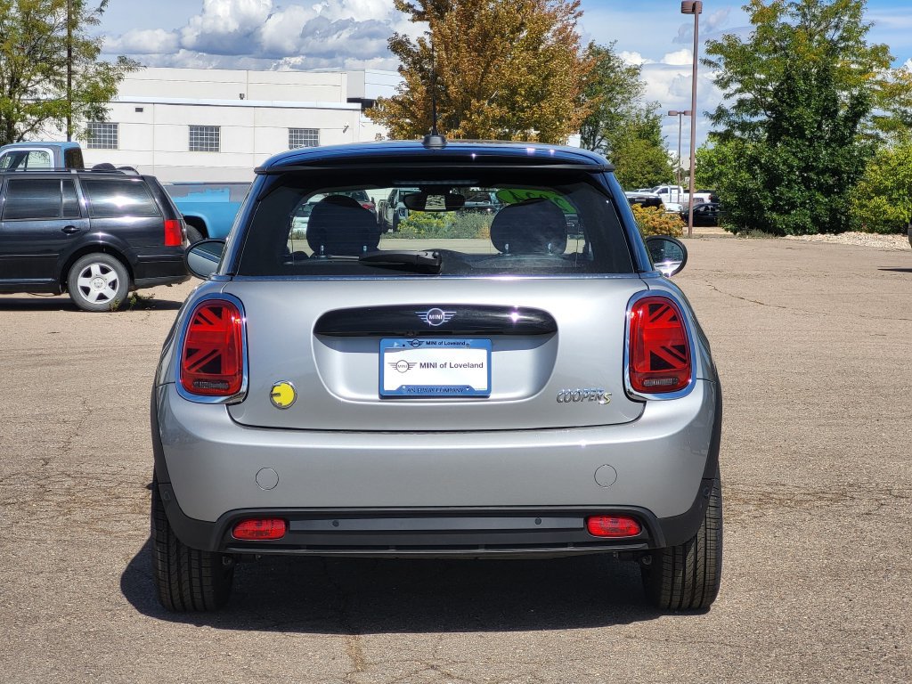 Used 2024 MINI Cooper SE FWD image 9