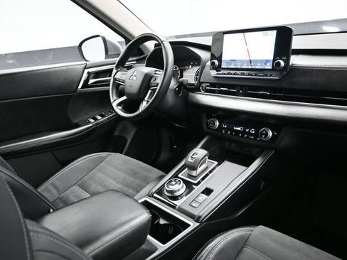 Used 2022 Mitsubishi Outlander SE AWD/4WD image 14