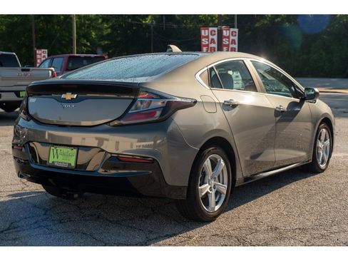 Used 2017 Chevrolet Volt LT w/ Comfort Package FWD image 8