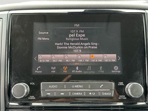 Used 2023 Nissan Titan SV image 18