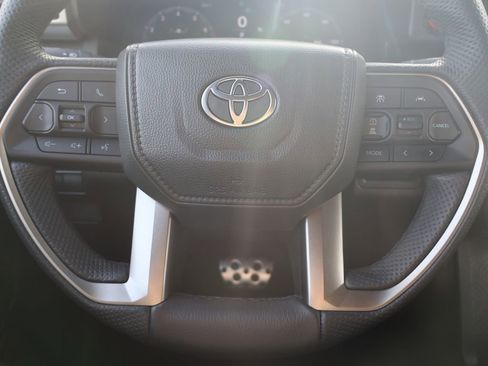 Used 2025 Toyota Tacoma TRD Sport image 13