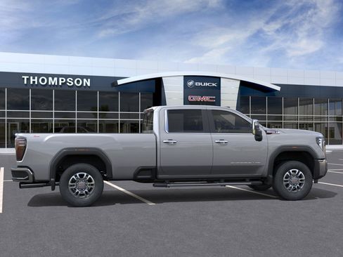 New 2025 GMC Sierra 2500 SLT w/ SLT Premium Package AWD/4WD image 32