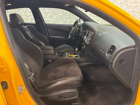 Used 2017 Dodge Charger R/T RWD image 11