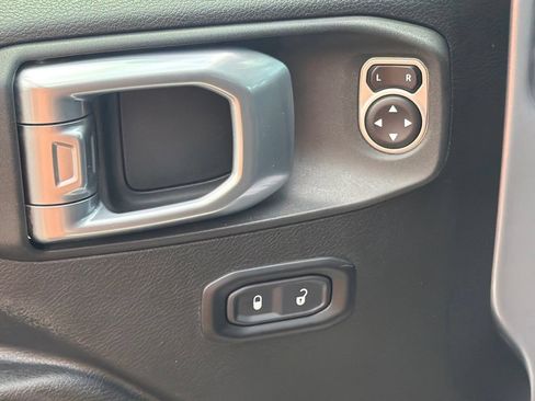 Used 2019 Jeep Wrangler Unlimited Sport S AWD/4WD image 12